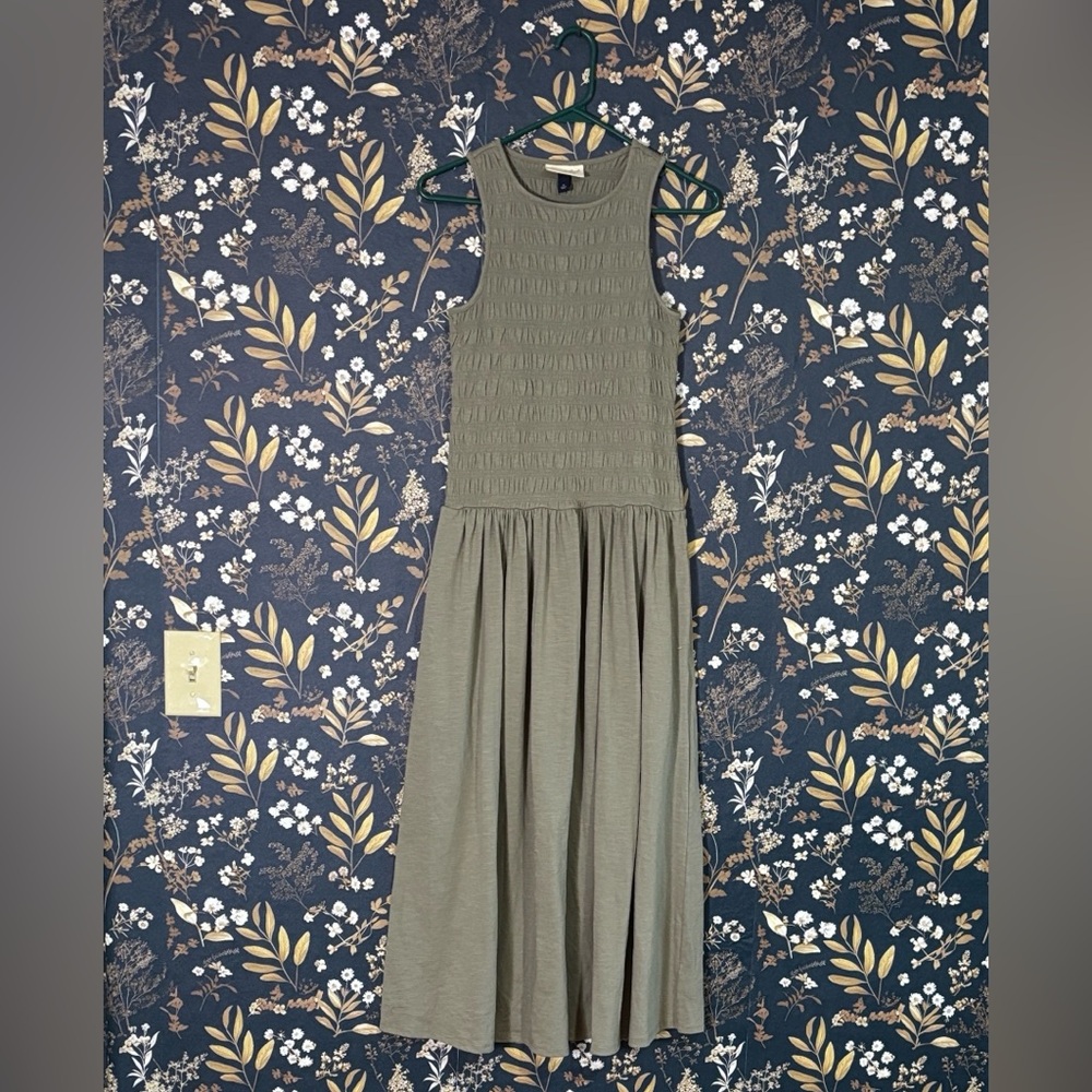Universal Thread Olive Smocked Midi Dress Size M